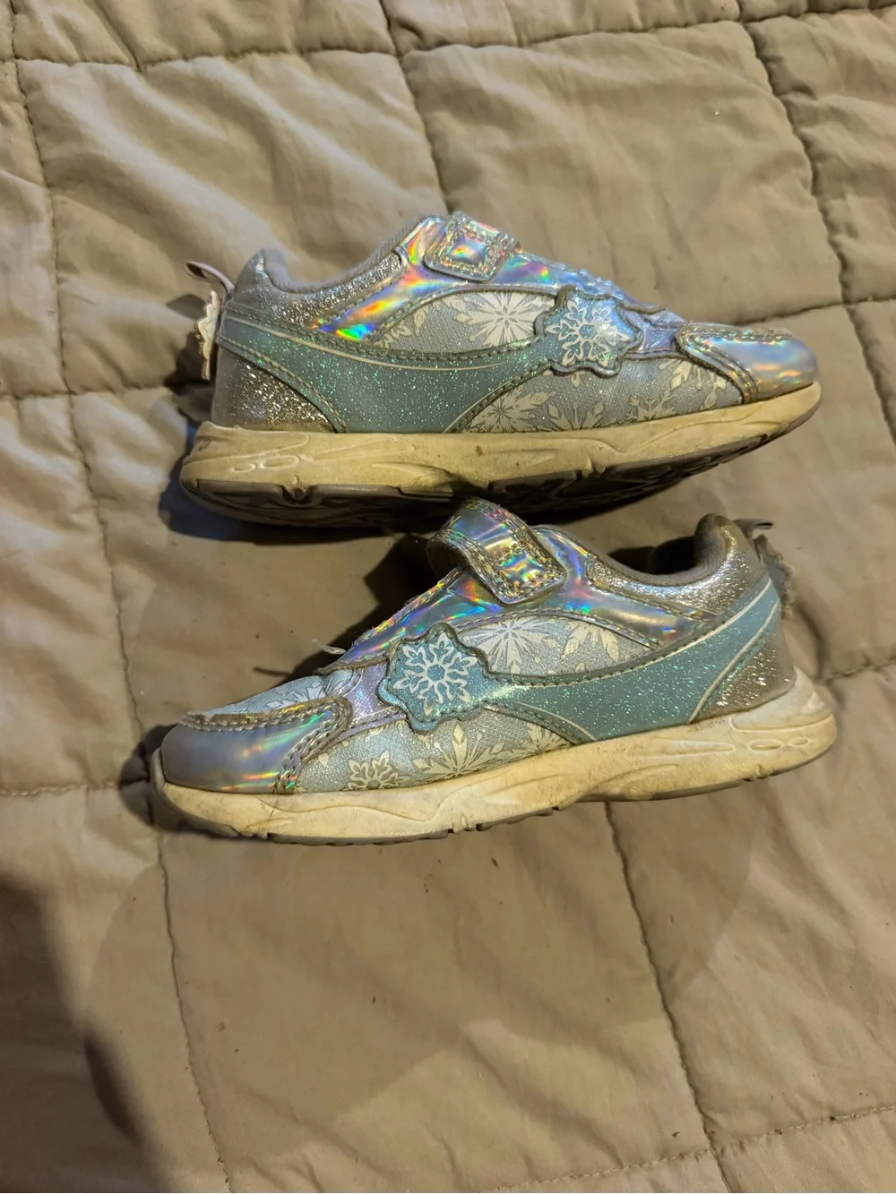 Disney Frozen Girls Silver Holographic Snowflake Sneakers